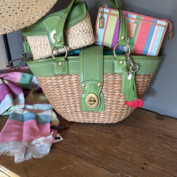 Coach ‘07 Hampton Green Straw Tote, Clutch, Slim Wallet, Scarf-Wrap & O/S Hat - Picture 2 of 16